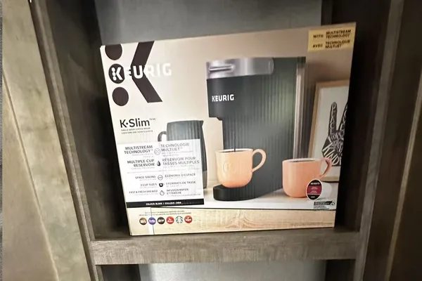 Adventure-Ready KZ Connect C332BHK | Starlink WiFi | Sleeps 7-10