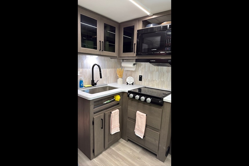BRAND NEW JUST FOR YOU! 2025 Grand Design Transcend Sleeps 8