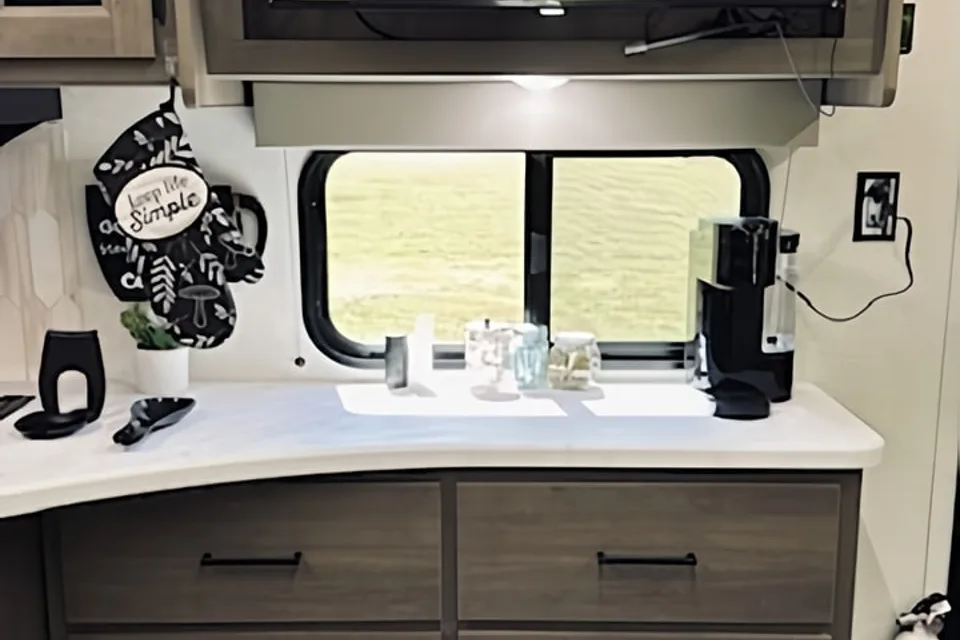 BRAND NEW JUST FOR YOU! 2025 Grand Design Transcend Sleeps 8