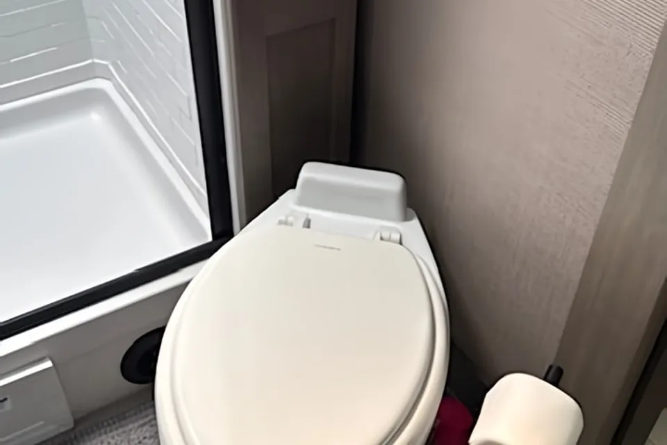 BRAND NEW JUST FOR YOU! 2025 Grand Design Transcend Sleeps 8