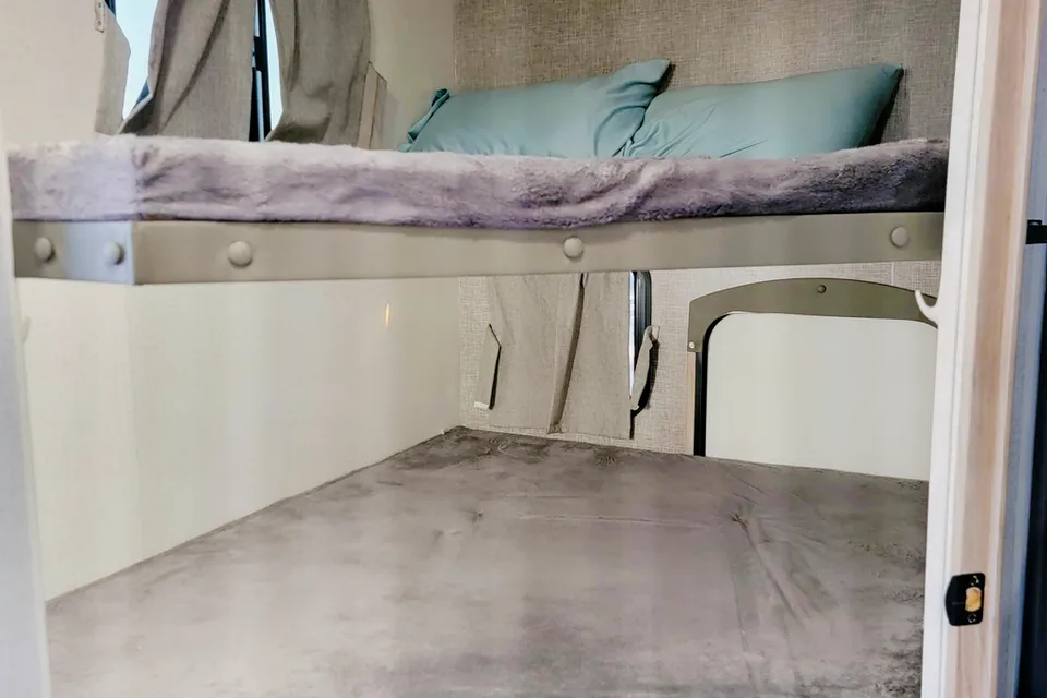 Wandering Winnebago 2801 bhs Travel Trailer