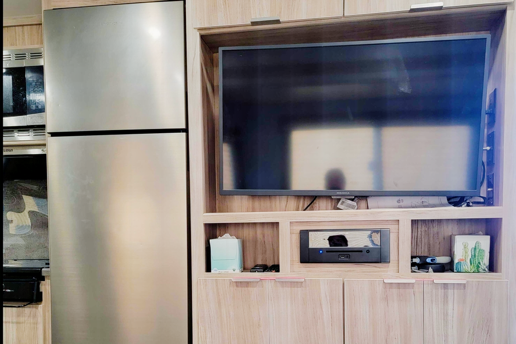 Wandering Winnebago 2801 bhs Travel Trailer