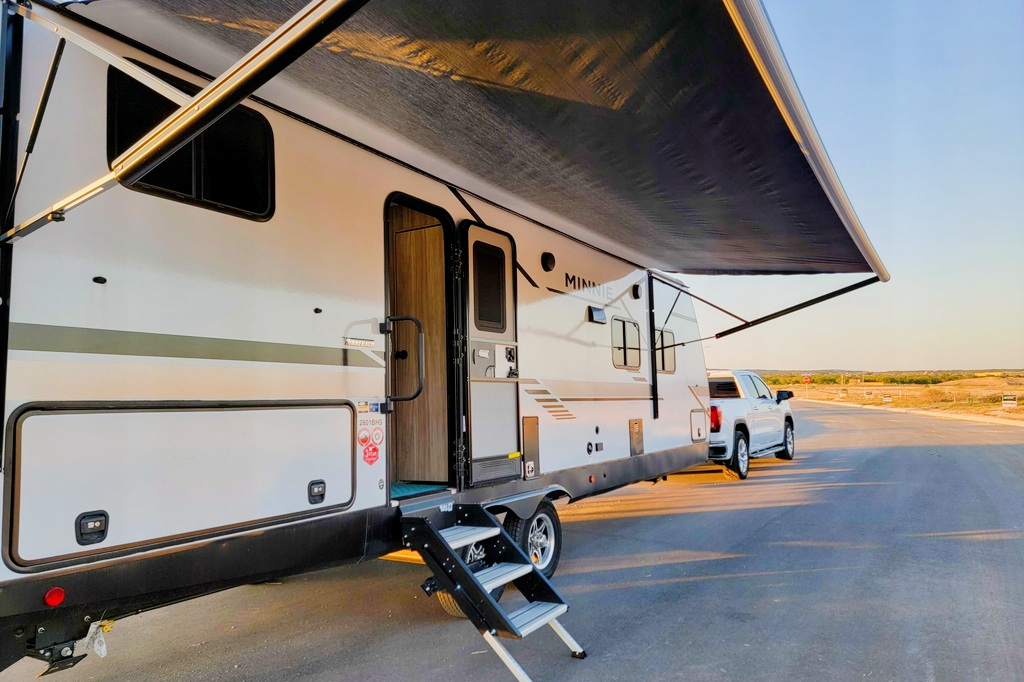 Wandering Winnebago 2801 bhs Travel Trailer
