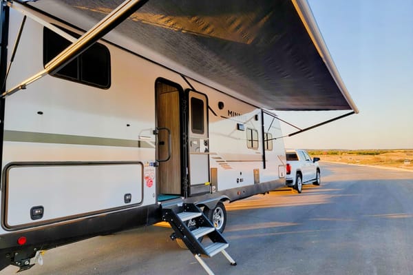 Wandering Winnebago 2801 bhs Travel Trailer