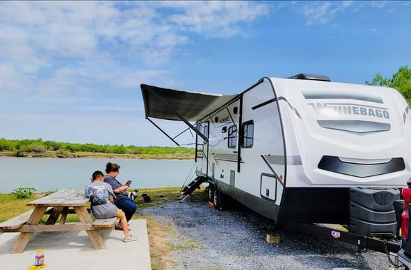 Wandering Winnebago 2801 bhs Travel Trailer