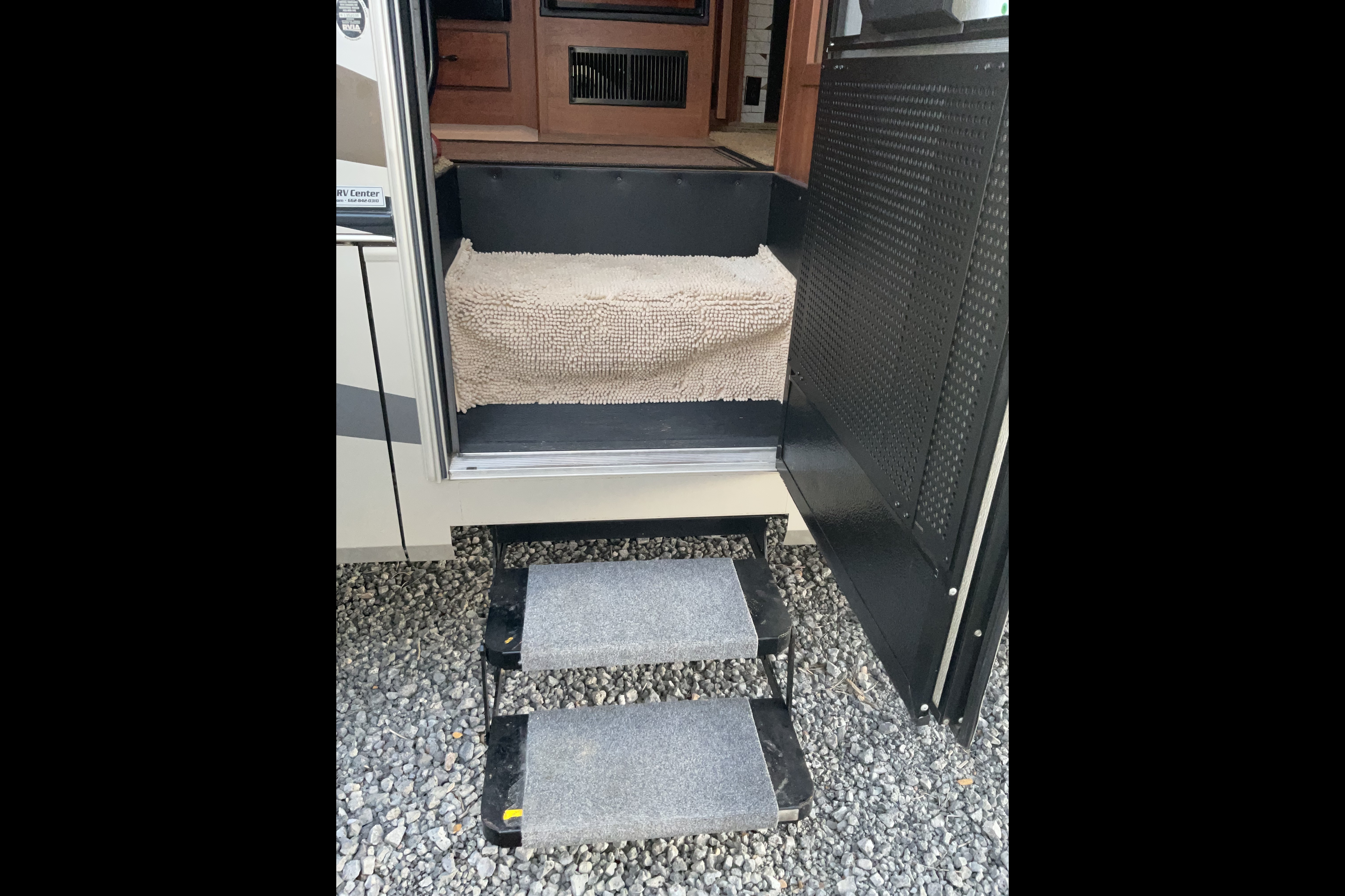 Coachmen Encounter Class A ready for a trip