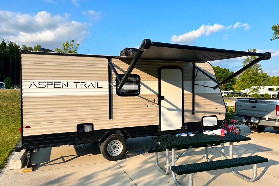 2022 Aspen Trail 17BH - Family Fun Guaranteed!!