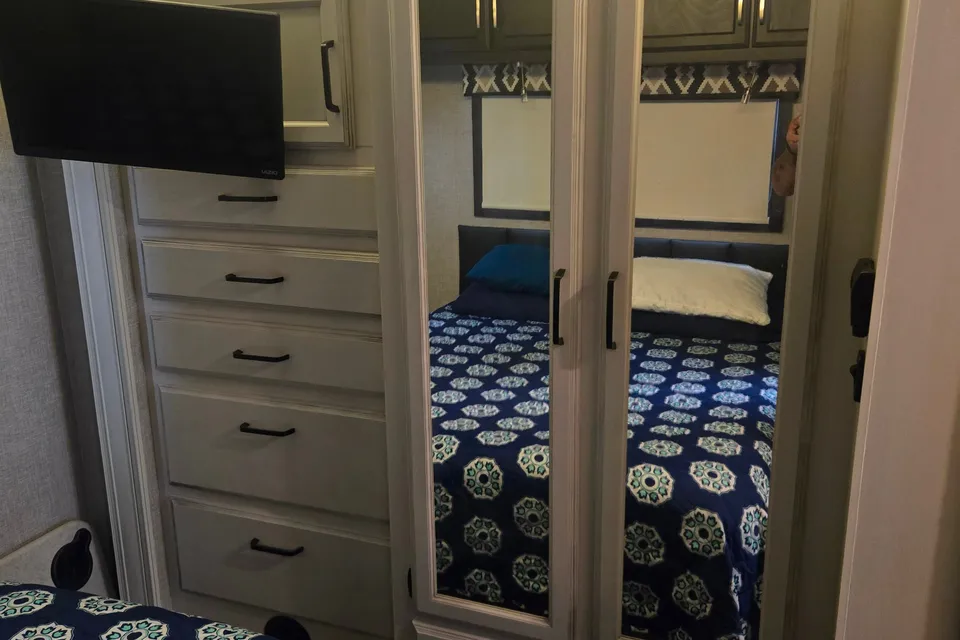 Roger's Jayco Alante Class A