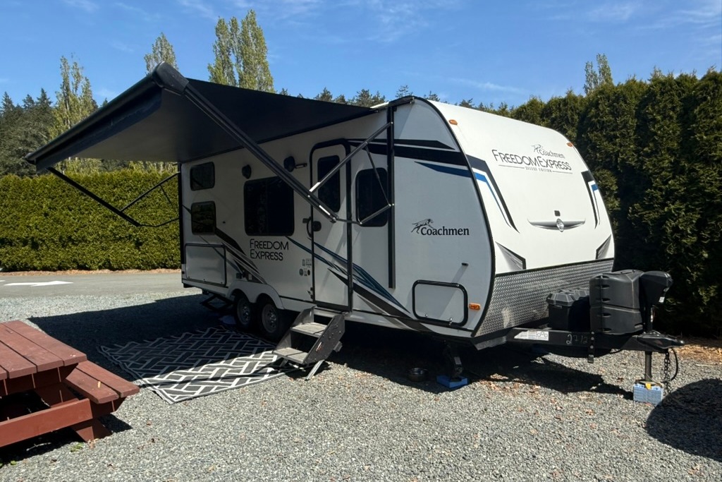 Garrett's Coachman Freedom Express 22SE Travel Trailer