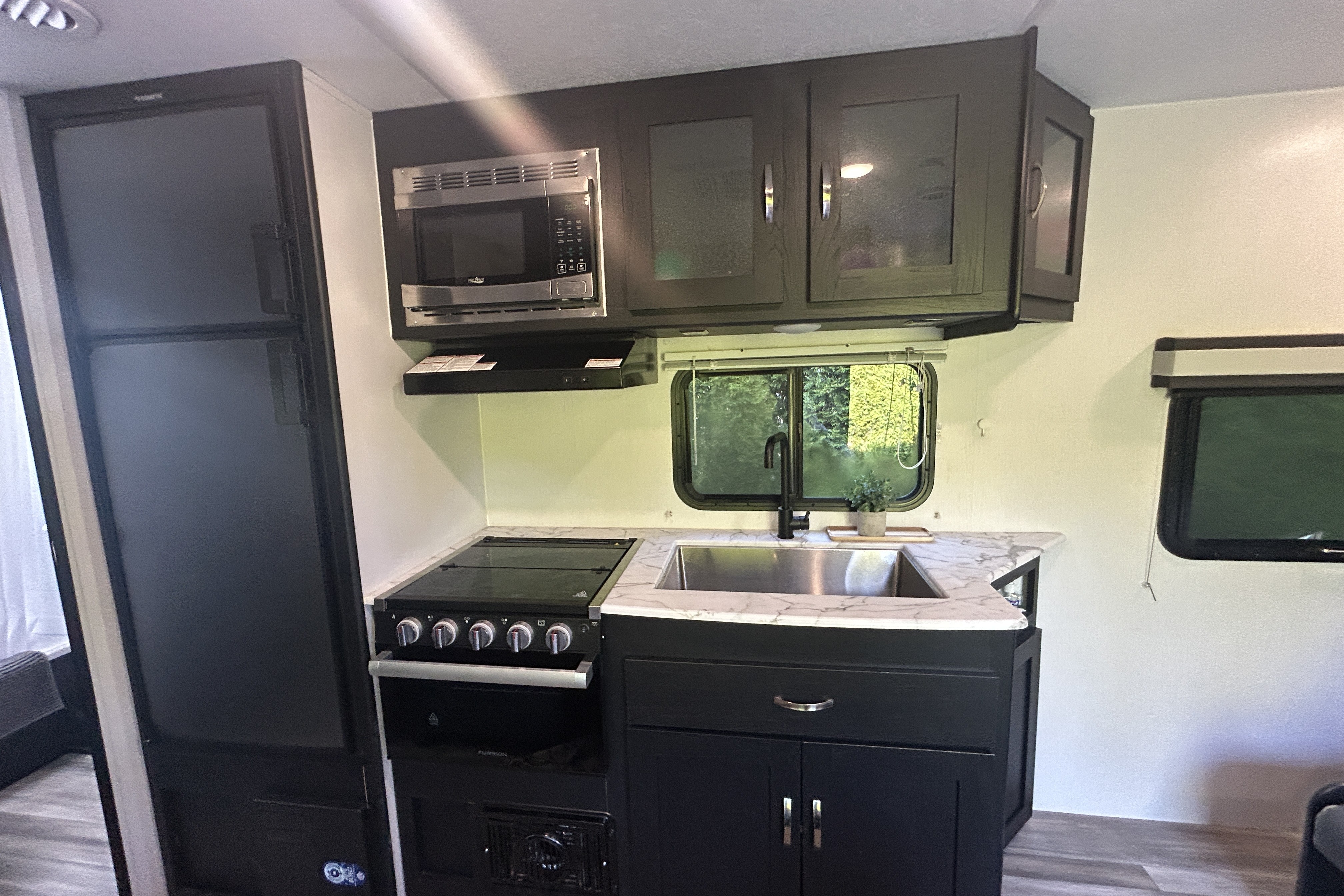 Garrett's Coachman Freedom Express 22SE Travel Trailer