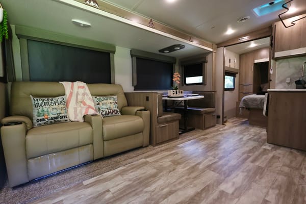 Luxurious, Grand Design IMAGINE 2600 Travel Trailer
