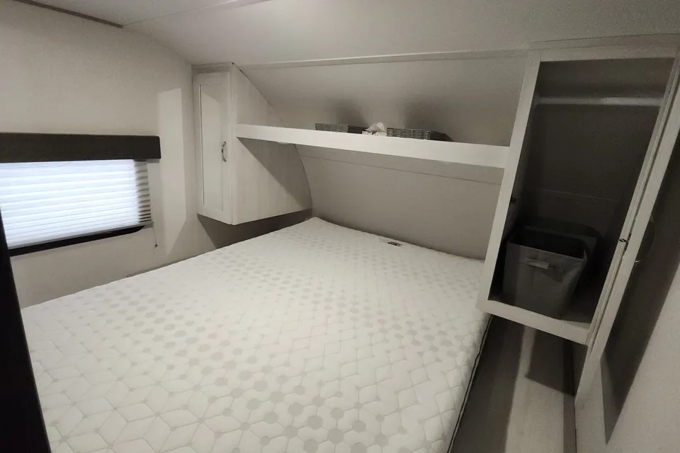 Tracer Retreat: 8 person travel trailer