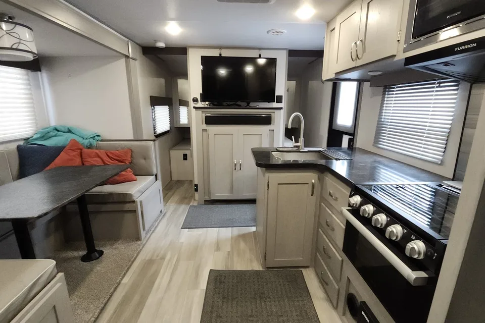 Tracer Retreat: 8 person travel trailer