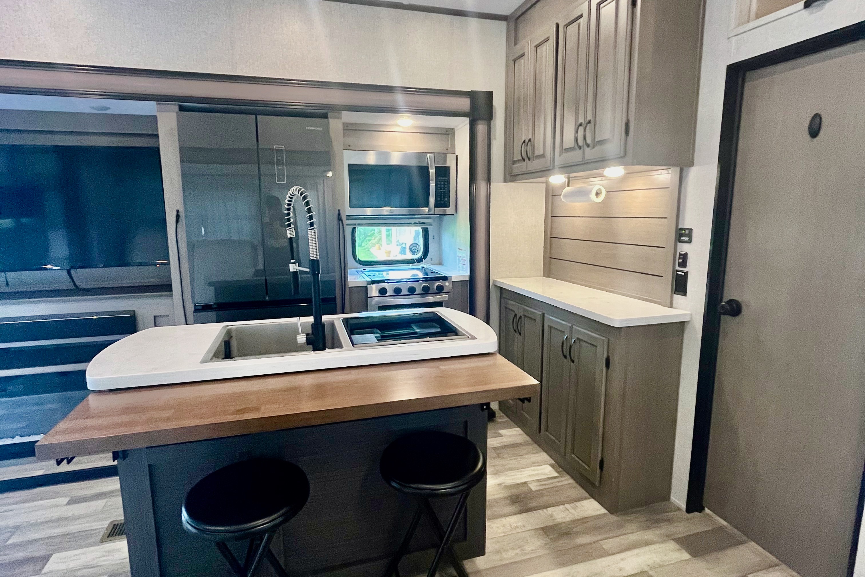 Coachmen Chaparral 375BAF Fifth Wheel