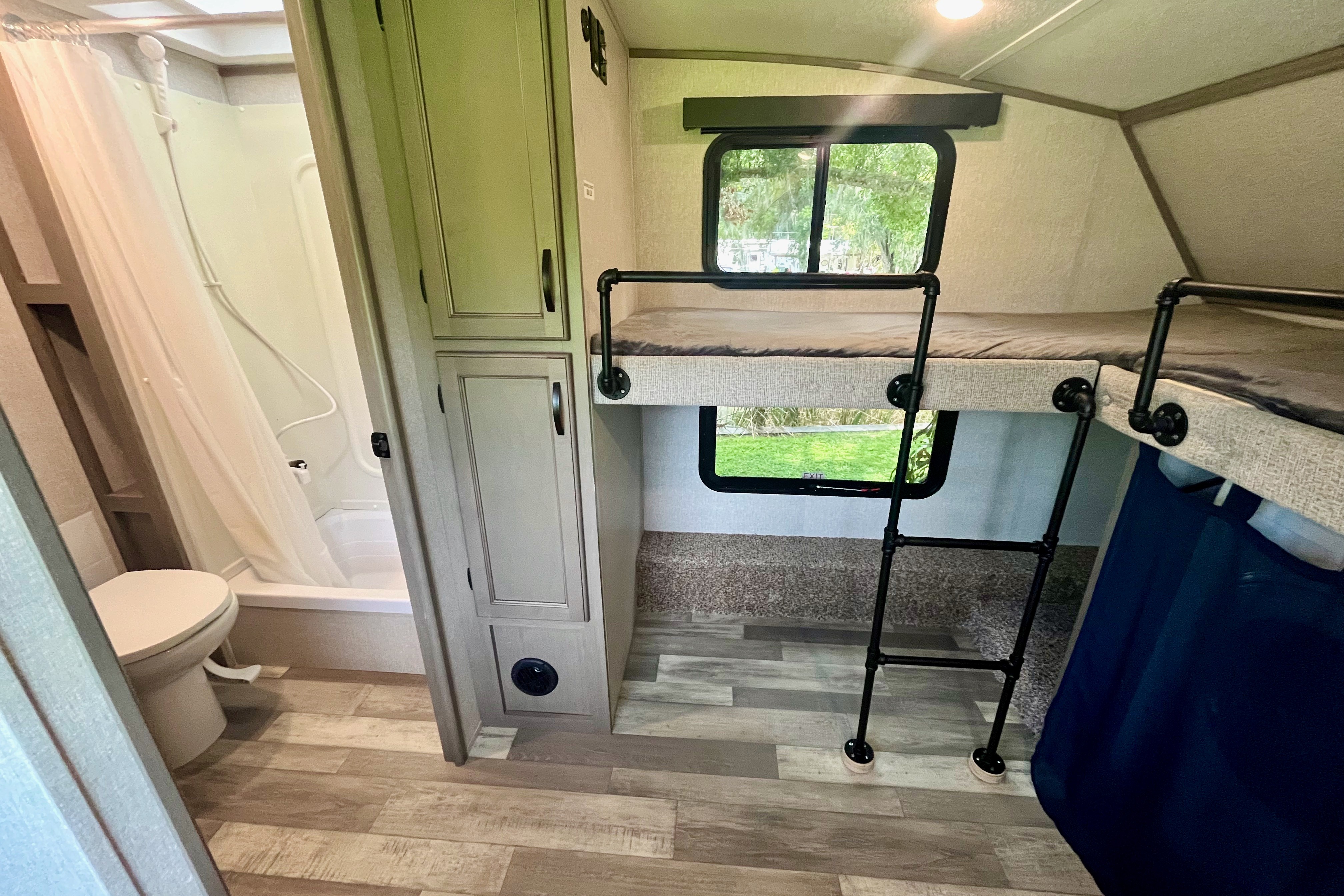 Coachmen Chaparral 375BAF Fifth Wheel
