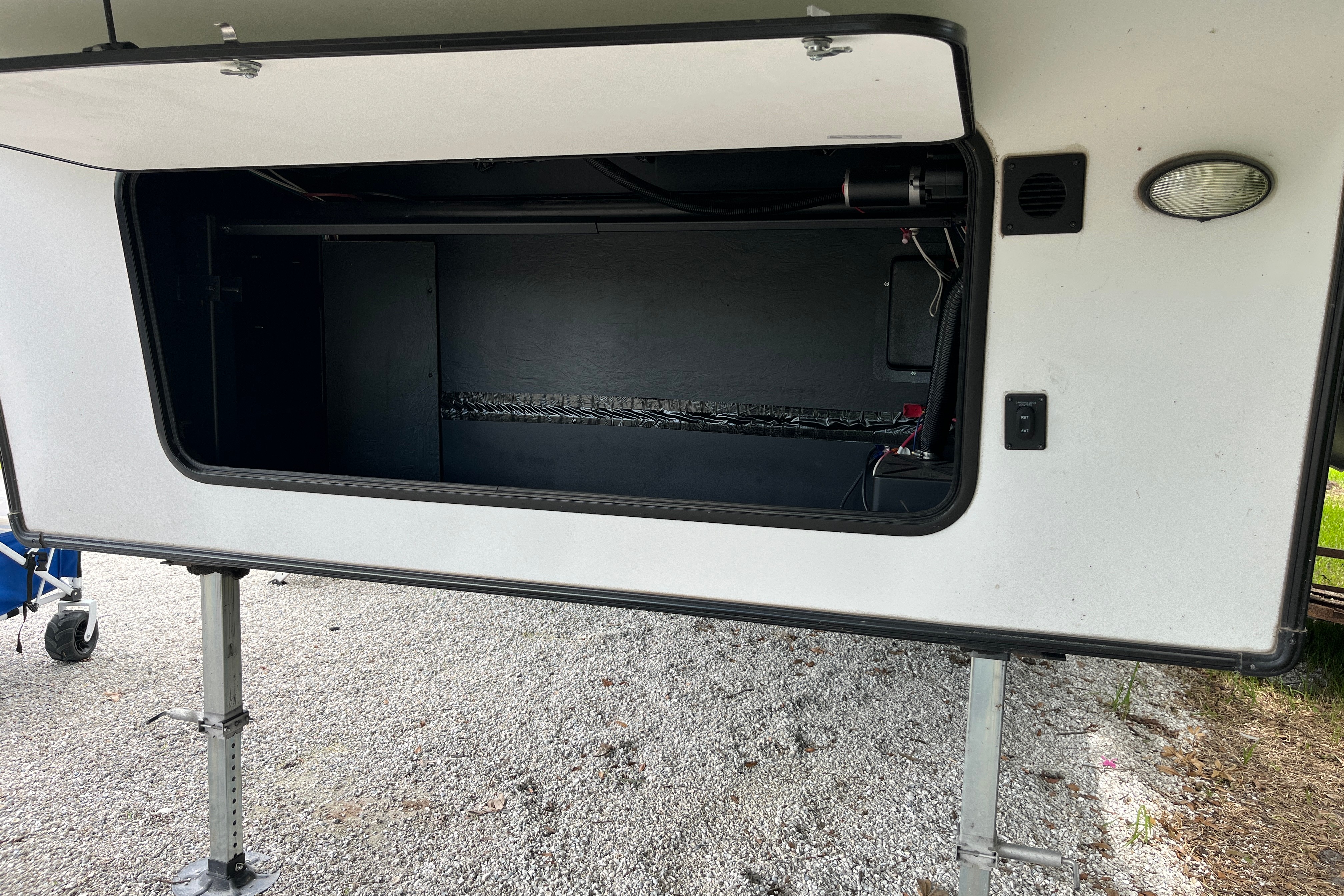 Coachmen Chaparral 375BAF Fifth Wheel