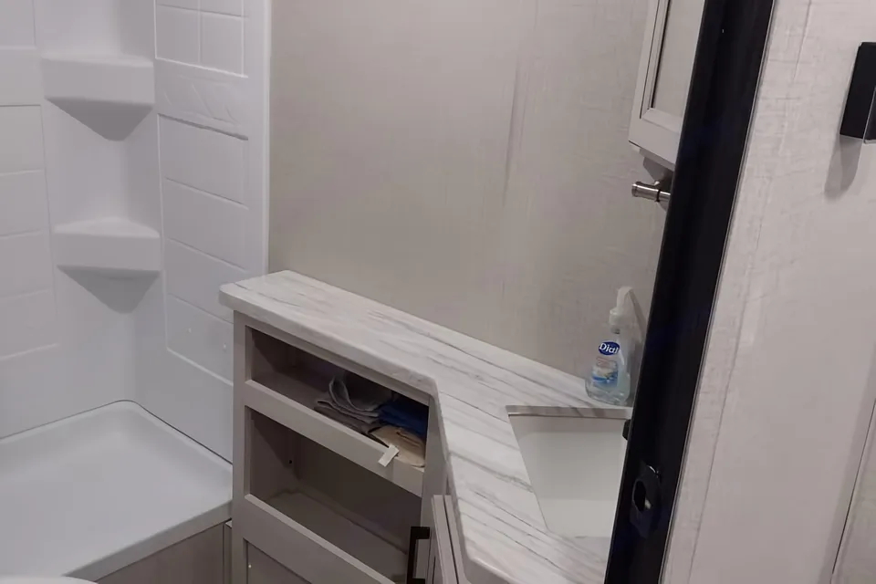 Olympia with Bunks: Delivery Available($85) Fully Equipped: No Prep Fee