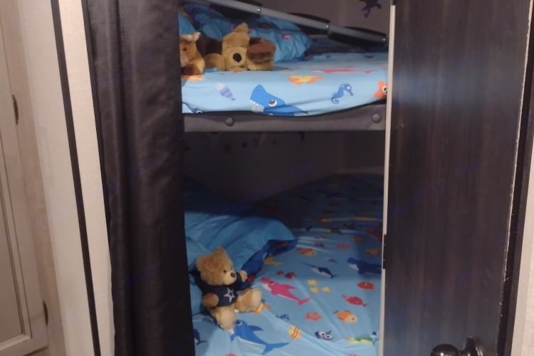 Olympia with Bunks: Delivery Available($85) Fully Equipped: No Prep Fee