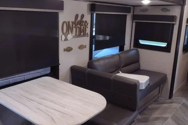 Olympia with Bunks: Delivery Available($85) Fully Equipped: No Prep Fee