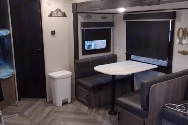 Olympia with Bunks: Delivery Available($85) Fully Equipped: No Prep Fee