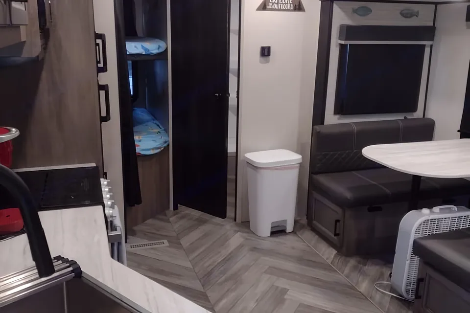 Olympia with Bunks: Delivery Available($85) Fully Equipped: No Prep Fee