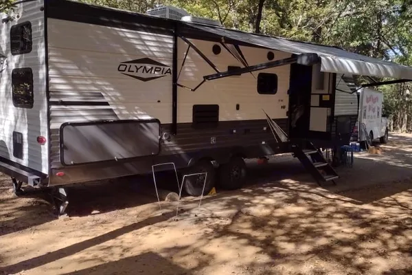 Olympia with Bunks: Delivery Available($85) Fully Equipped: No Prep Fee
