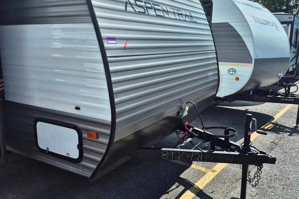 Vanessa's family friendly Aspen trail 2025 Travel Trailer