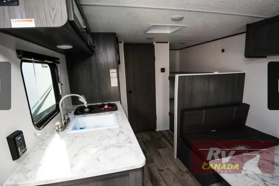 Vanessa's family friendly Aspen trail 2025 Travel Trailer