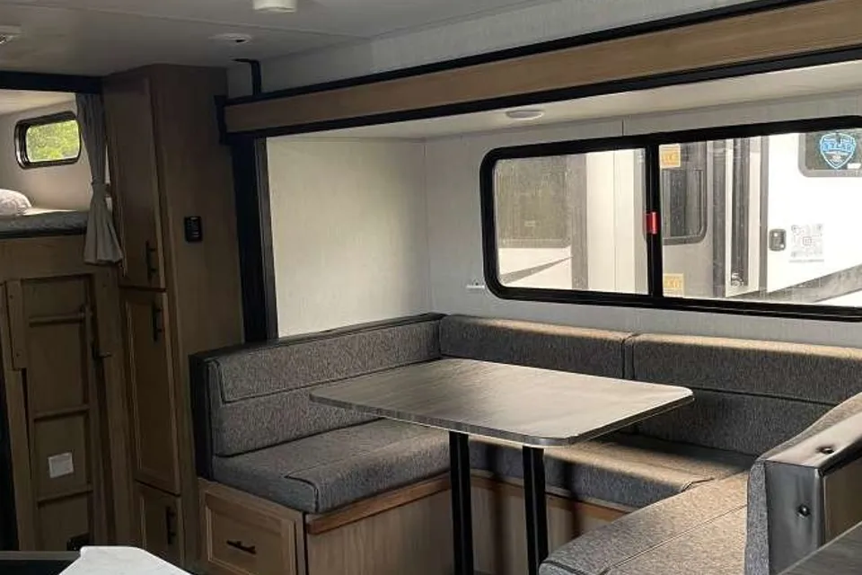 CL 17 CHEROKEE GREY WOLF Travel Trailer