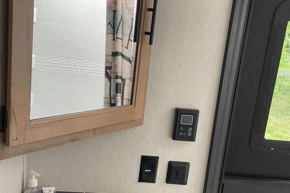 CL 17 CHEROKEE GREY WOLF Travel Trailer