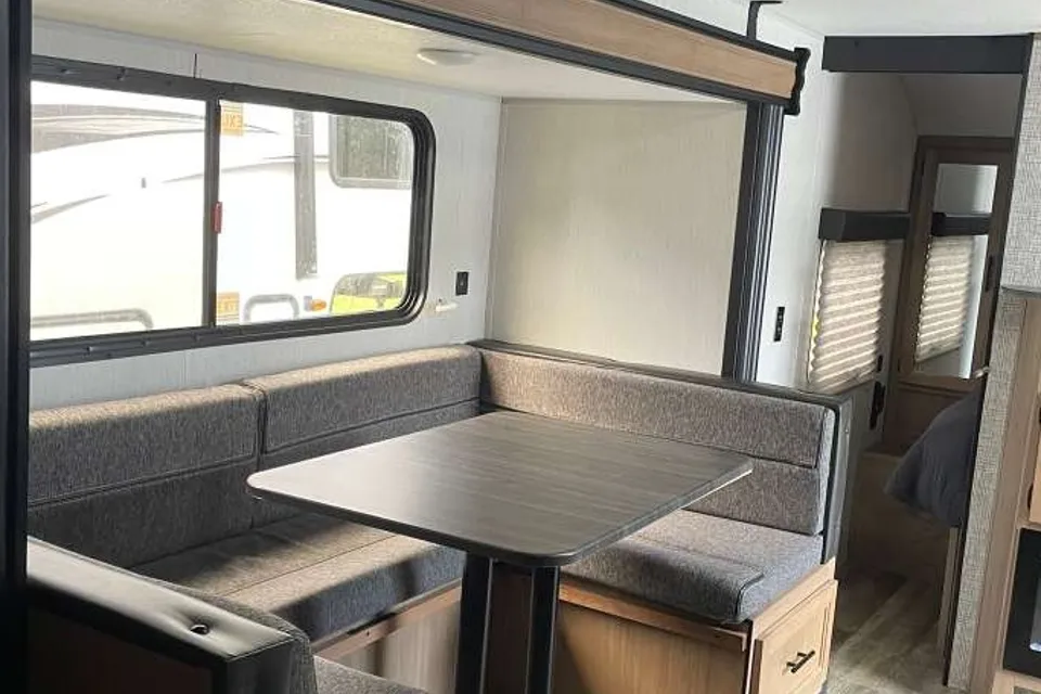 CL 17 CHEROKEE GREY WOLF Travel Trailer