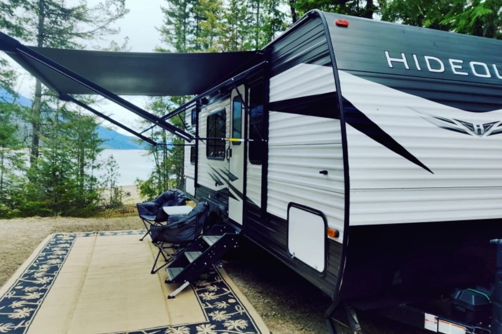 Okanagan Leisure's Keystone Hideout Travel Trailer