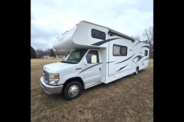 Fireside RV's Coachmen Freelander 32BH Class C Bunkhouse - LMI2133