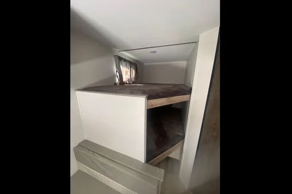 Sunny & Harvey’s 2024 Grand River 22mb Travel Trailer