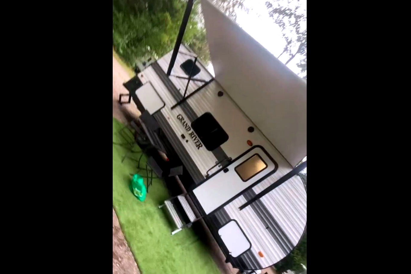 Sunny & Harvey’s 2024 Grand River 22mb Travel Trailer