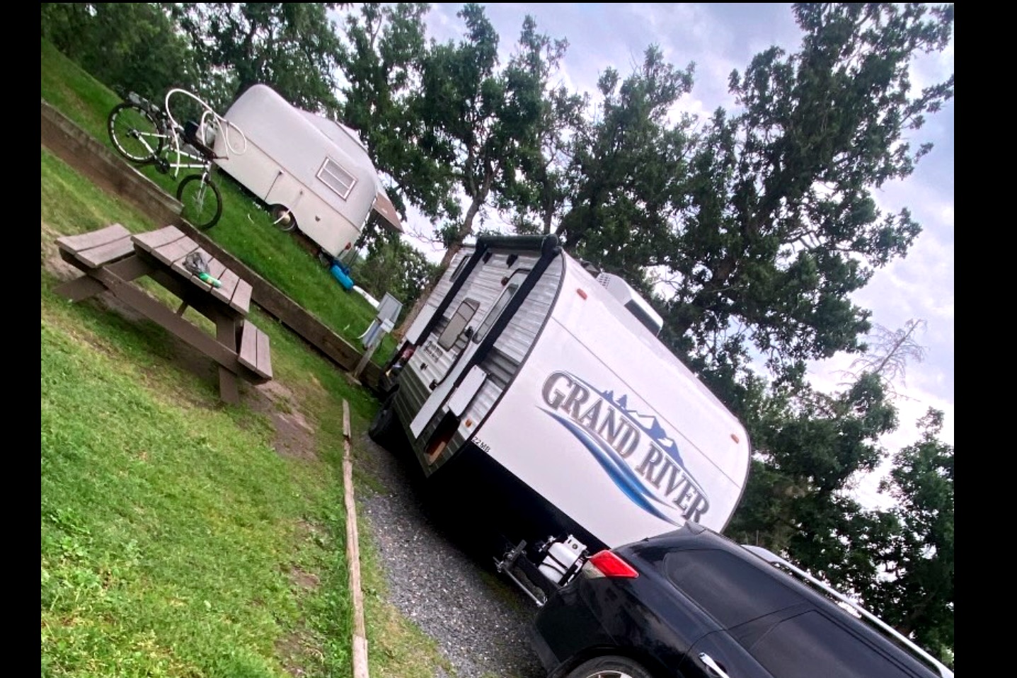 Sunny & Harvey’s 2024 Grand River 22mb Travel Trailer