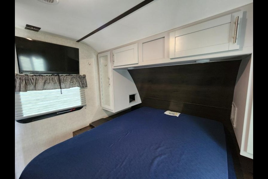 Keystone Bullet "Shelly": Private BR, Pets OK, Film Production Ready, Delivery Offered