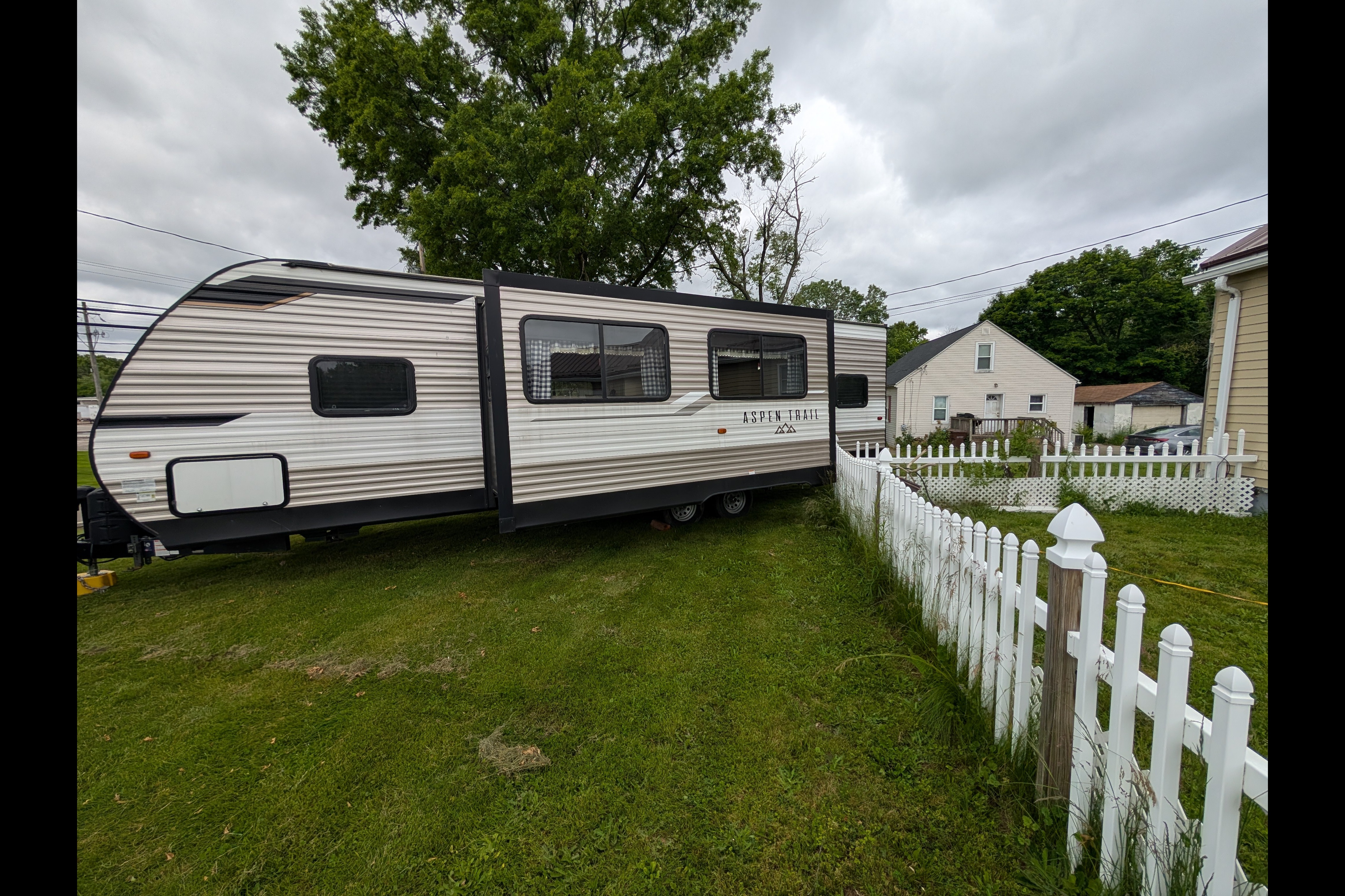 Robert's Dutchmen Aspen Trail 2910BHS Travel Trailer