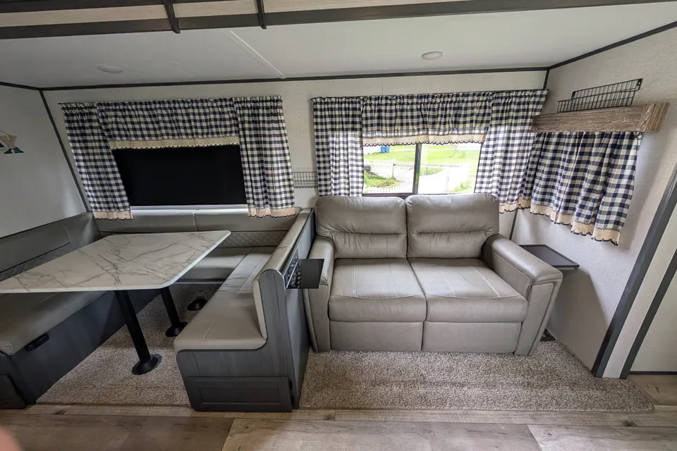 Robert's Dutchmen Aspen Trail 2910BHS Travel Trailer