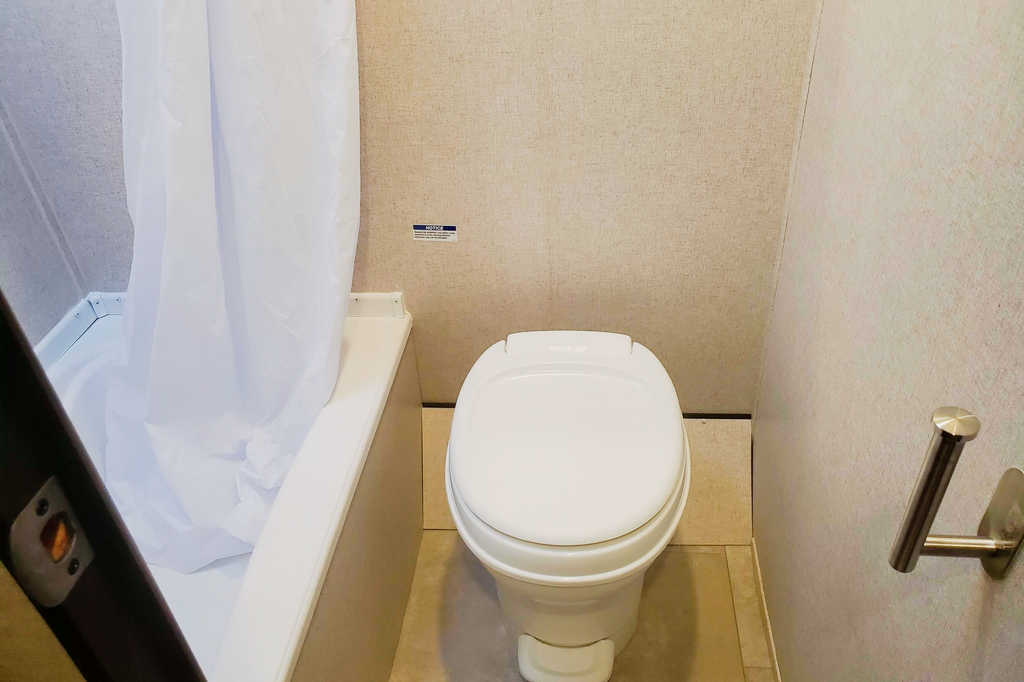 Dritan's   Independent   Travel Trailer