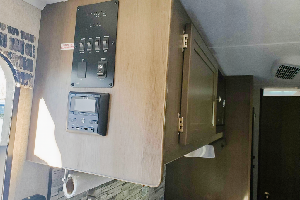 Dritan's   Independent   Travel Trailer