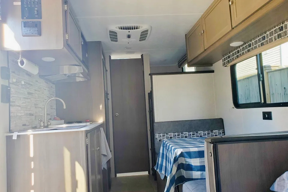 Dritan's   Independent   Travel Trailer