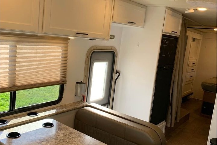 [34] Stress Free RVs - 2018 XL - Class C - Chateau - Sleeps 10