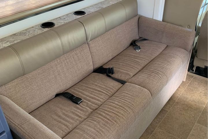 [34] Stress Free RVs - 2018 XL - Class C - Chateau - Sleeps 10