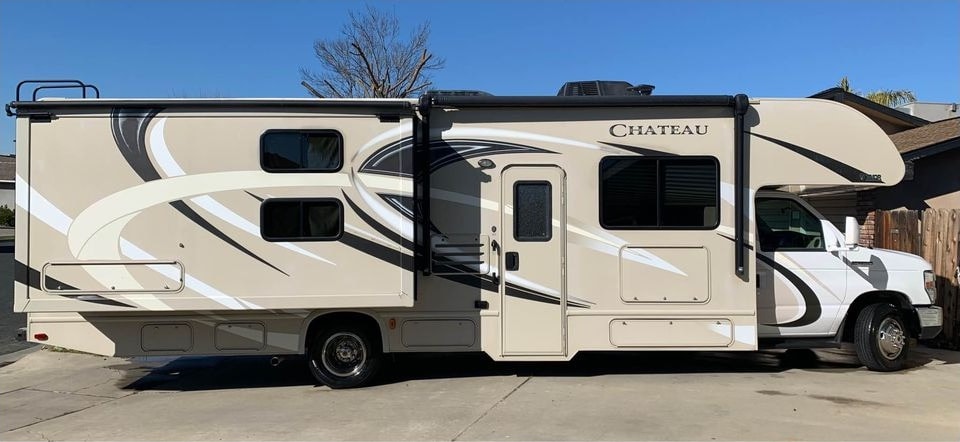 [34] Stress Free RVs - 2018 XL - Class C - Chateau - Sleeps 10