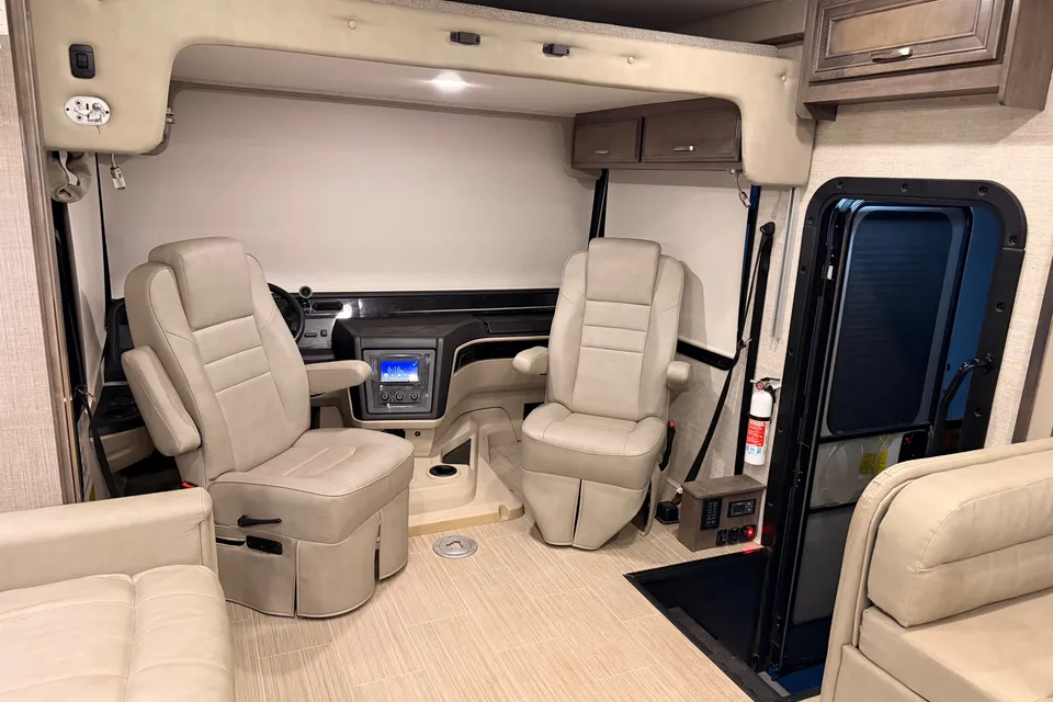 Entegra Coach vison xl Class A