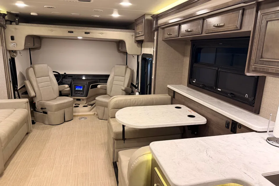 Entegra Coach vison xl Class A