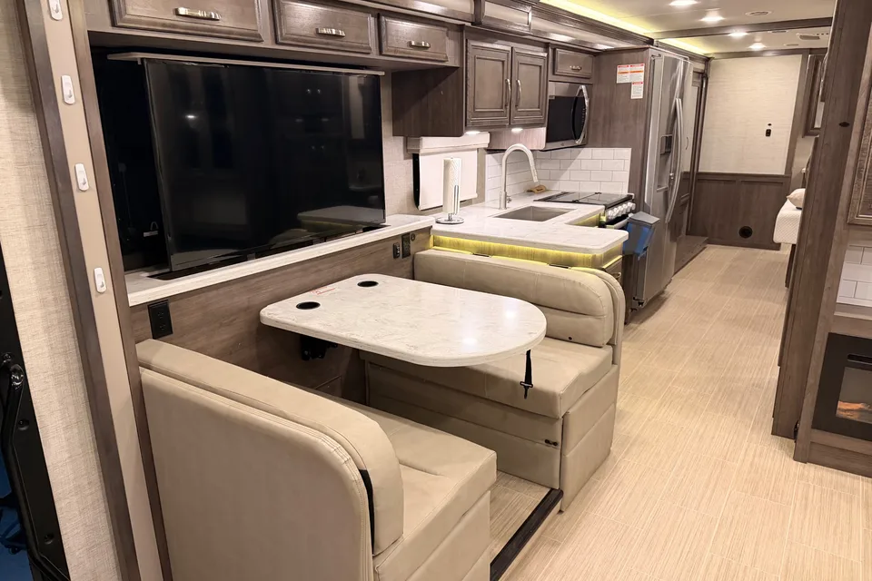 Entegra Coach vison xl Class A