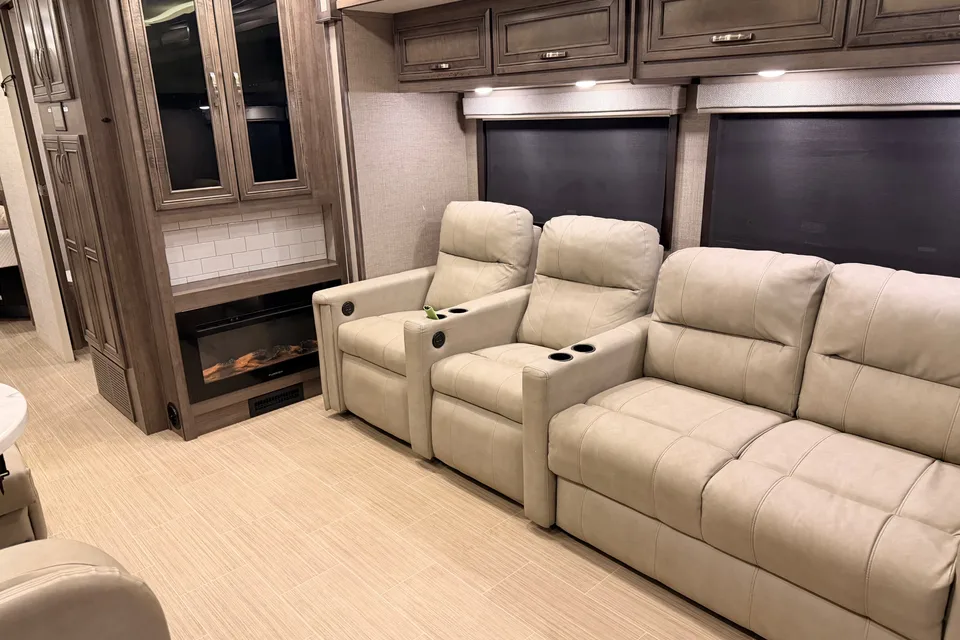 Entegra Coach vison xl Class A
