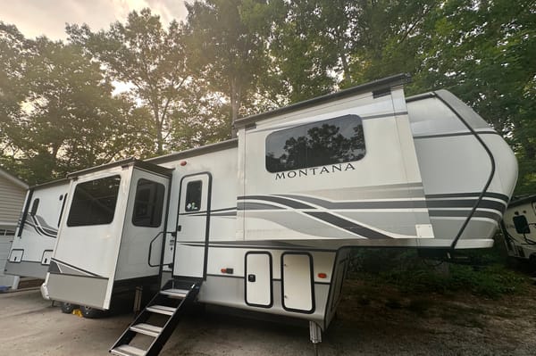 2022 Keystone Montana 3763BP Fifth Wheel
